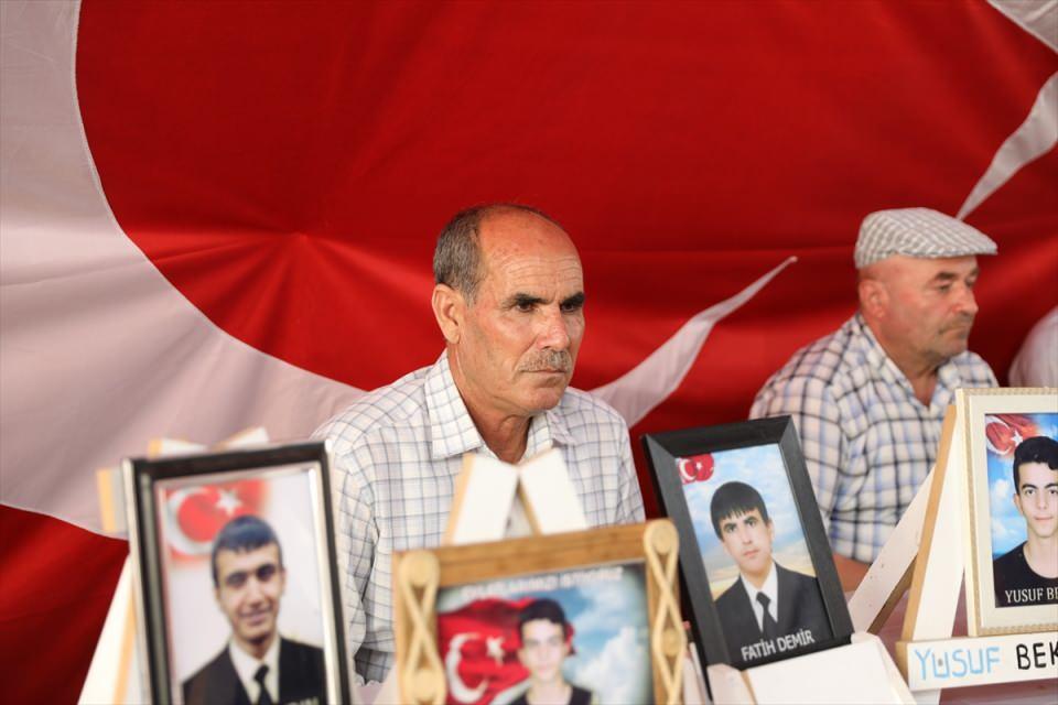 <p>Kızı Gülcan'a kavuşma ümidiyle eylem yapan baba Necmettin Biçer ise evladına 6 yıldır hasret olduğunu belirtti.</p>