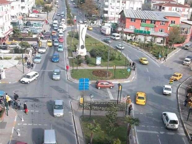 <p>Bahçelievler Nüfusu: 605 bin 300 kişi<br />
En çok hangi ilden vatandaş var: Sivas</p>
