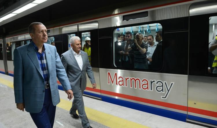 <p>Seçmenler ilk kez 24 Haziran'da hem cumhurbaşkanı ve hem de milletvekili seçimi için ilk kez aynı gün sandık başına gitti. Seçimlerde yüzde 52,38 oy alan Erdoğan, Cumhurbaşkanlığı Hükümet Sistemi'nin ilk Cumhurbaşkanı seçildi. Milletvekili seçiminde ise AK Parti yüzde 42,28 oy alarak 13. seçimini de birinci sırada tamamlamayı başardı.</p>
<p> </p>