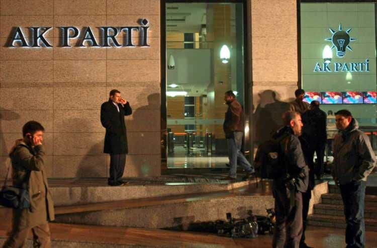 <p>TBMM'de 9 Temmuz'da yemin ederek görevine başlayan Erdoğan, yeni sistemin ilk Cumhurbaşkanlığı Kabinesi'ni de aynı gün açıkladı.</p>
<p> </p>