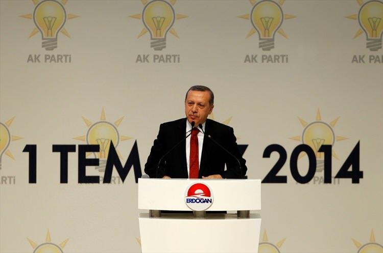 <p>AK Parti, bu seçimde de ulaştığı yüzde 44,33 oy oranıyla birinci parti olmayı başarırken, Ankara ve İstanbul büyükşehir belediyelerini CHP kazandı.</p>
<p> </p>
<p> </p>