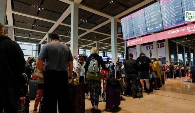 <p>Federal Ulaştırma Bakanı Volker Wissing de, acil olarak bagaj taşıma ve güvenlik kontrolleri gibi görevleri yerine getirebilecek çalışanlara ihtiyaç duyulduğunu söylemişti.</p>
<p> </p>