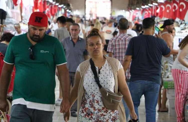 <p>Özellikle İstanbul'daki imalatçıların Edirne'yi tercih ettiğinin altını çizen Çeker, yaşanan ekonomik hareketliliğin iştah kabarttığını vurguladı.</p>
