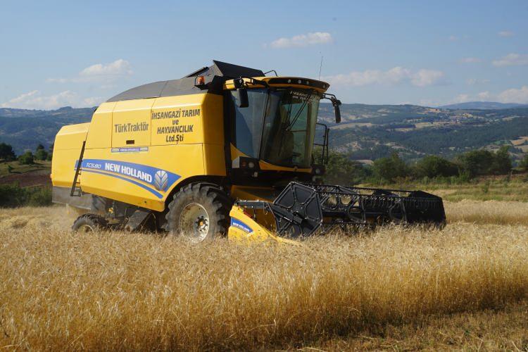 <p>&Ccedil;&uuml;nk&uuml; ARGE &ccedil;alışmaları sadece &ccedil;eşitlerin adaptasyonları denemek değil aynı zamanda yeni &ccedil;eşitlerin geliştirmesine y&ouml;nelik olarak da melezleme &ccedil;alışmaları yaparak yeni b&ouml;lgede var olan &ccedil;eşitlerin &uuml;zerinde daha kaliteli daha verimli hastalıklara karşı dayanıklı &ouml;zellikle kuraklık ve soğuk gibi fakt&ouml;rlere dayanıklı &ccedil;eşitlerin geliştirilmesi temel hedefimiz.&nbsp;</p>
