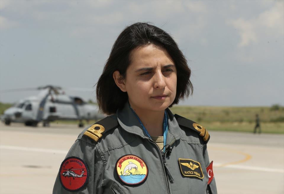 <p>Hatice Yeşiltaş, katıldığı bazı görevler neticesinde ailesinden aylarca uzak kaldığını ve bu duruma alıştığını dile getirerek 22 Mart-1 Haziran tarihlerinde TCG Barbaros ile 70 gün Doğu Akdeniz'de bulunduklarını aktardı.</p>

<p> </p>
