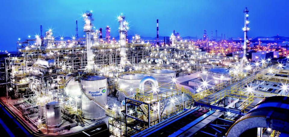 <p><strong>8- GÜNEY KORE</strong></p>
<p>Günlük ortalama 2 milyon 584 bin varil<br />
<br />
<em>Bir varil petrol 42 galon ham petrol eşdeğerindedir (159 litre) </em></p>