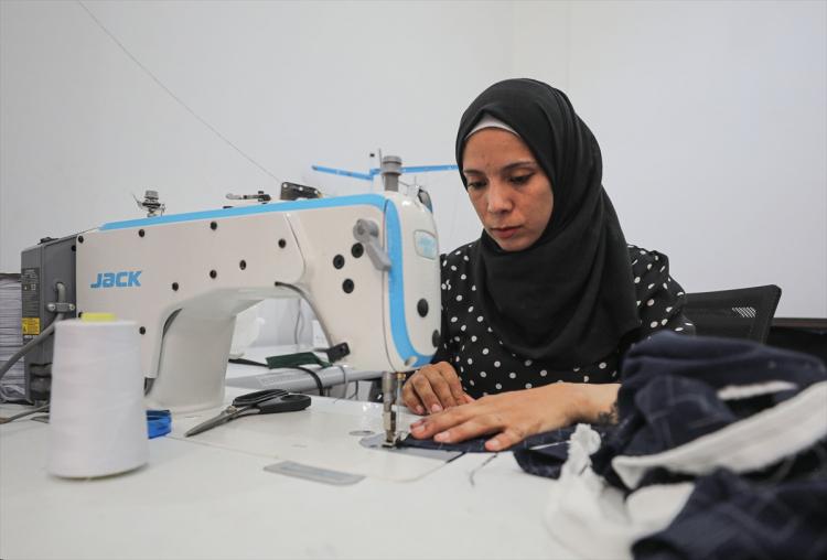 <p><strong>İsrail, tedavisini tamamlamak için Ürdün'e gidişini engelledi</strong></p>

<p>Gazze'deki bir hastanede 5 gün yoğun bakımda kaldığını, daha sonra tedavi için Ürdün'e nakledildiğini aktaran genç kadın, Ürdün'de 11 ay kaldığını ve 33 ameliyat geçirdiğini söyledi.</p>

<p> </p>

<p> </p>
