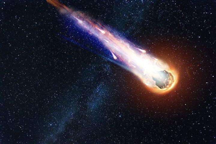 <p>NASA, Dünya'nın 193 milyon kilometre yakınına gelen her nesneyi "Dünya'ya yakın cisim" olarak tanımlarken, 7,5 milyon kilometre yakınındaki her şey de "potansiyel olarak tehlikeli" kategorisine alınıyor.</p>
<p> </p>