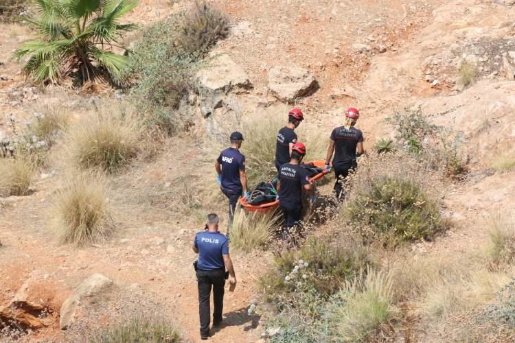 <p>Antalya’da ailesinin 2 gündür kayıp olarak aradığı gencin cesedi dünyaca ünlü falezlerin dibinde bulundu. </p>
