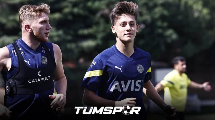<p>Fenerbahçe'nin yükselen değeri Arda Güler, sezonun futbolcusu listesine dördüncü sıradan dahil oldu.</p>