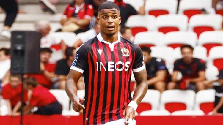 <p><strong>Eski Galatasaraylı Lemina Trabzonspor yolunda!</strong></p>

<p>Orta saha hattına bir takviye yapmak isteyen Spor Toto Süper Lig'in son şampiyonu bordo-mavililer, Nice forması giyen ve daha önce ülkemizde Galatasararay'da da oynayan Mario Lemina'da önemli bir aşama kaydetti. </p>

<p>Yıldız oyuncuyla anlaşan Trabzonspor'un Nice ile görüşmelere başlayacağı belirtildi. Gabonlu yıldızın Fransız ekibiyle 2 yıl daha sözleşmesi bulunuyor. (Takvim)</p>

<p> </p>
