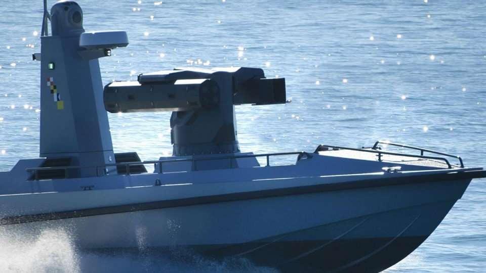 <p>Biz bu noktada modülerliği ön plana çıkartıyoruz. Örnek veriyorum; L-Umtas güdümlü füze sistemini çıkartıp onun yerine 12.7 mm uzaktan komutalı stabilize silah sistemi entegre edebiliyoruz.</p>