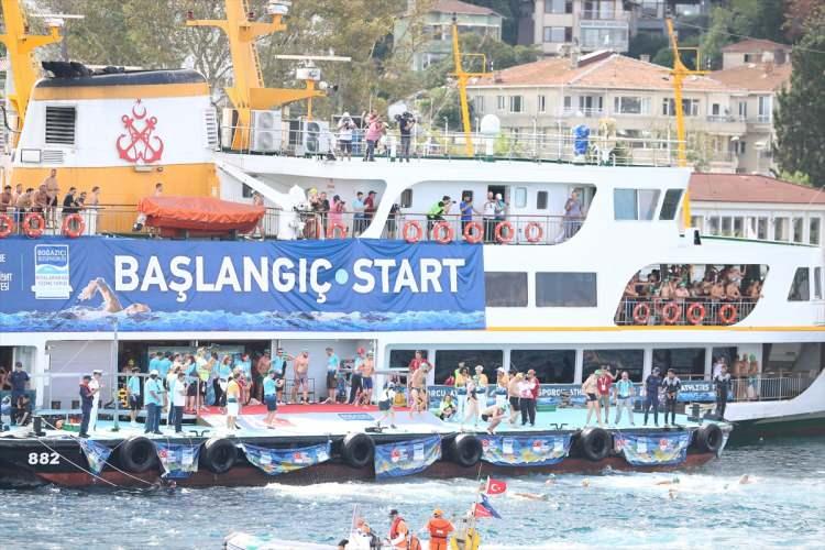 <p>Kanlıca İskelesi'nden başlayıp Kuruçeşme Cemil Topuzlu Parkı'ndaki etkinlik alanında son bulacak 6.5 kilometrelik yarışta yüzücüler, Asya'dan Avrupa'ya yüzerek, ''kıtalararası yüzücü'' unvanını kazanabilmek için mücadele edecek.</p>
