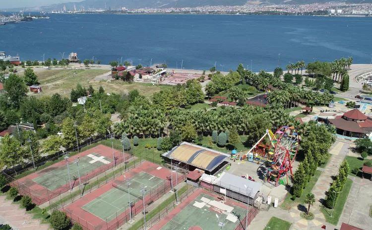 <p>Kocaeli'nin Gölcük ilçesindeki Kavaklı sahilinin yeni hali.</p>