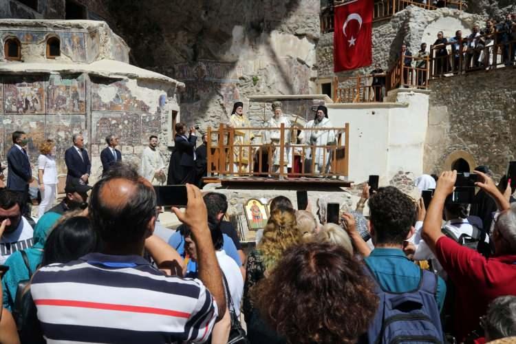 <p>Hele bu gelişimizde sportif alanda şampiyonluğu kazanmış bir Trabzon'a gelmek bizleri ziyadesi ile bahtiyar etti. Bu başarının devamını dileriz."</p>

<p> </p>

