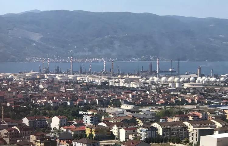 <p>Kocaeli'nin Körfez ilçesindeki TÜPRAŞ İzmit Rafinerisi'ndeki yangın ve bölgenin yeni hali.</p>