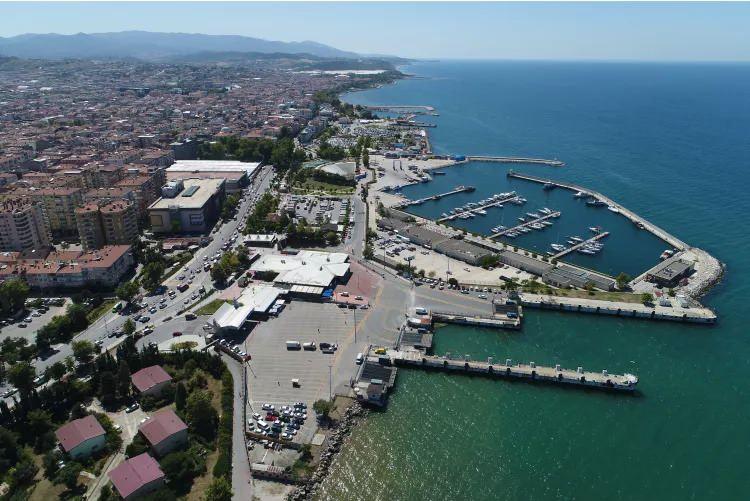 <p>Yalova Sahil Meydanının yeni hali.</p>