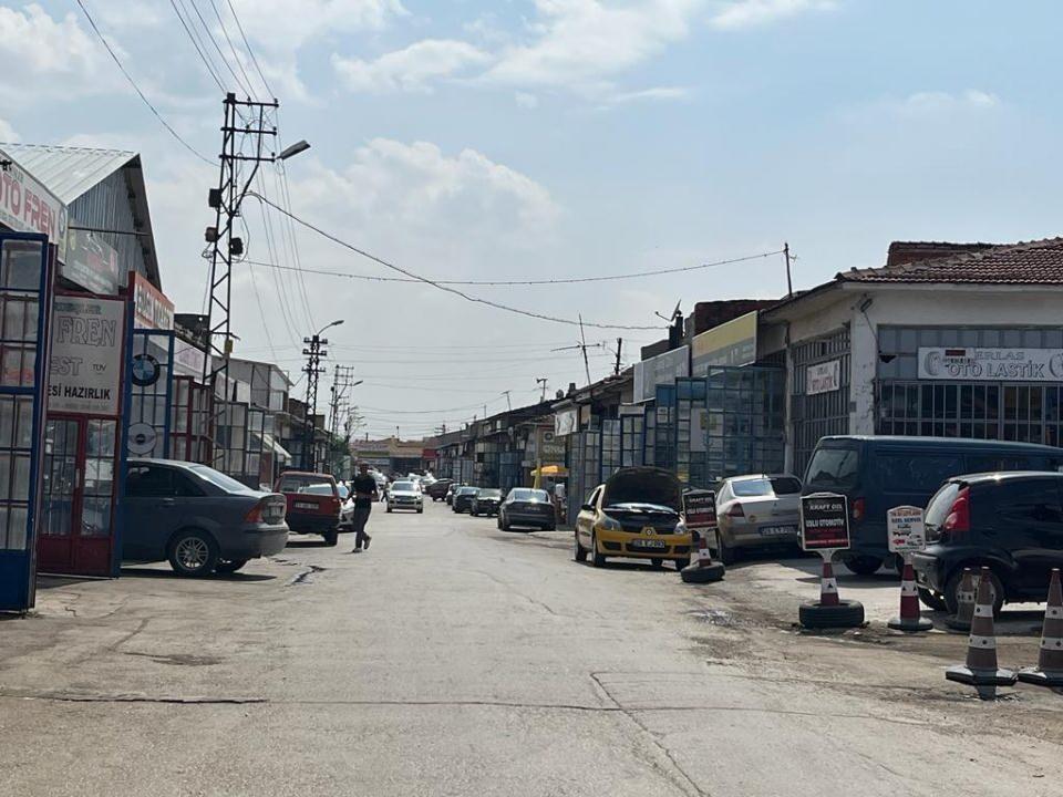 <p>Fakat normal bir araç için rutin bakımı; yağlar, filtreler, baskı balatalardan ibarettir. Bunları bir usta eşliğinde kontrol ettirdiğiniz takdirde kolay kolay bir sorun ile karşılaşacağınızı sanmıyorum” şeklinde konuştu.</p>
