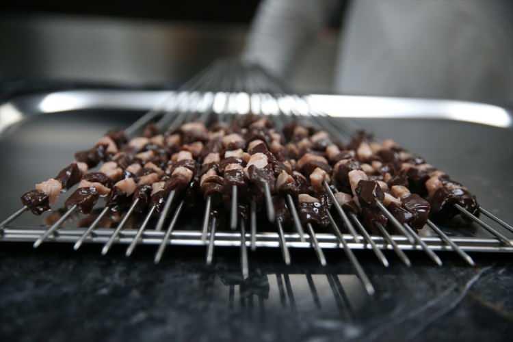 <p>Kebapçı Celal Toğa ise her bir kebabın lezzet sırrının ayrı olduğunu söyledi.</p>
<p> </p>