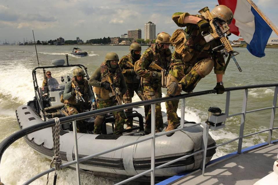 <p><strong>19- HOLLANDA</strong><br />
<br />
14,260,000,000 dolar (Milyar)</p>
