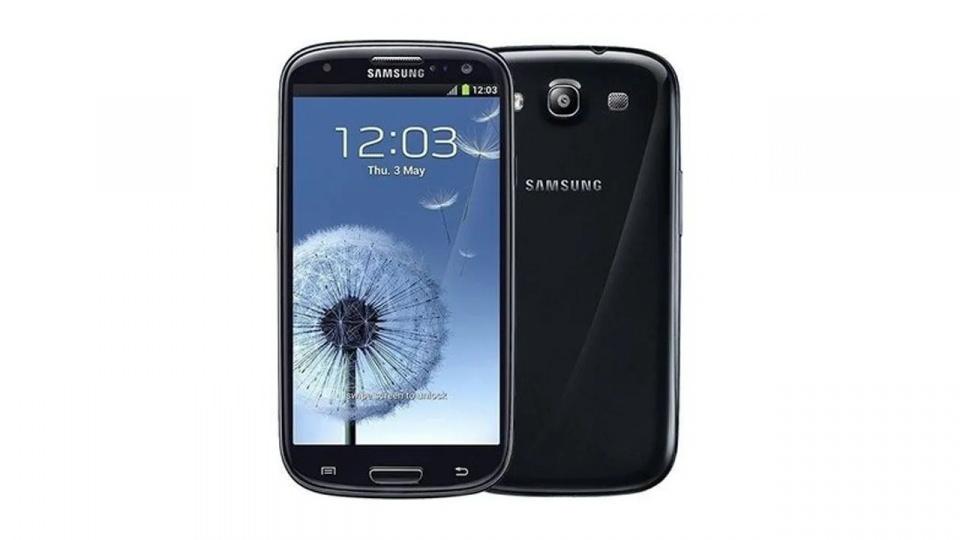 <p><strong>Samsung Galaxy S4</strong></p>

<p>Ortalama fiyatı: 890 TL</p>
