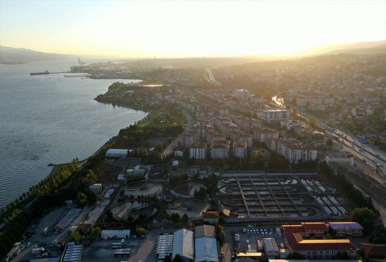<p>Bu kapsamda yapı stoku açısından en riskli bölgelerden biri olan Cedit Mahallesi'nde başlatılan "Yerinde Kentsel Dönüşüm Projesi" ile 1105 hak sahibinin evleri yeniden yapılacak.</p>

<p> </p>
