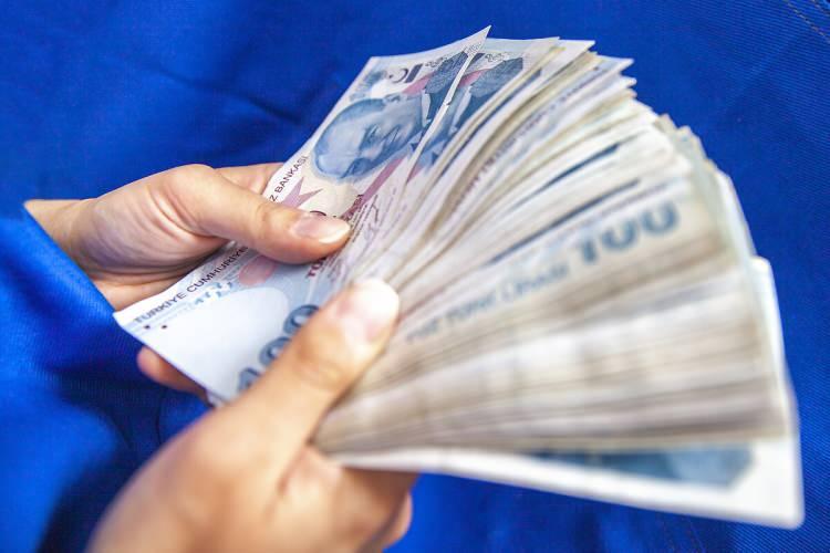 <p>Aksi durumda ise son 7 yıllık fiili hizmet süresinde son 1260 günden fazla süreli SSK statüsü varsa emeklilik statüsü de 4/A oluyor.</p>