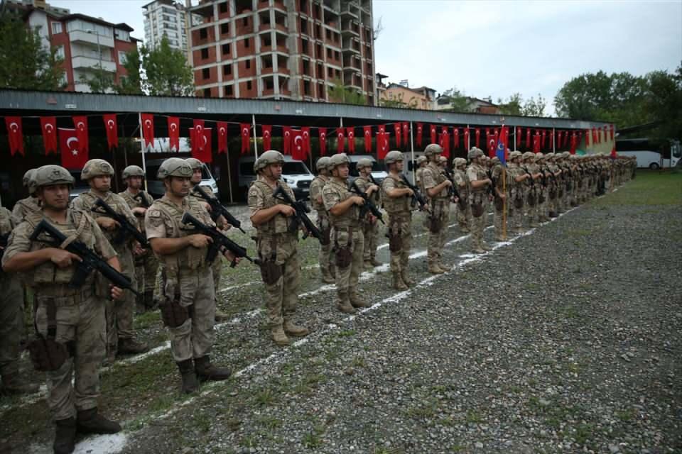 <p>Suriye'ye gidecek Ordu İl Jandarma Komutanlığına bağlı Perşembe Jandarma Komando Taburu için uğurlama töreni düzenlendi.</p>

<p> </p>
