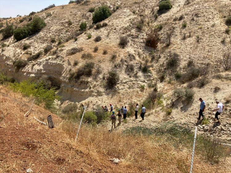 <p>Gaziantep'te meydana gelen trafik kazasında ilk belirlemelere göre 2 kişi öldü, 10 kişi yaralandı.</p>