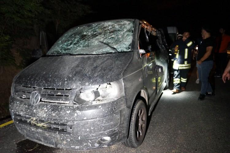 <p>"KARŞI ŞERİTTEN UÇARAK ÜZERİMİZE GELDİ"</p>
<p>Can pazarının yaşandığı kaza anını anlatan Suat Kıroğlu, “Biz, Samsun’a gidiyorduk. Karşı şeritten uçarak üzerimize geldi. </p>