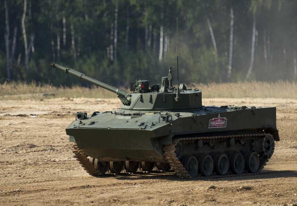 <p>BMP K-17 Bumearang<br />
<br />
VPK tarafından üretilen Rusya yapımı bir tekerlekli zırhlı personel taşıyıcı ve piyade savaş aracıdır. </p>
