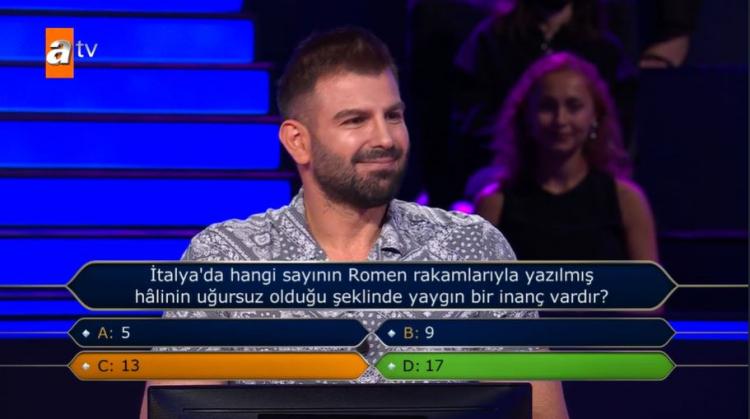 <p><span style="color:#800080"><strong>Çekilme kararı alan Cumali, devam etseydi 13 yanıtını vereceğini söyledi. Sorunun doğru yanıtı 17 şıkkı çıkınca yarışmacı üzüldü. </strong></span></p>
