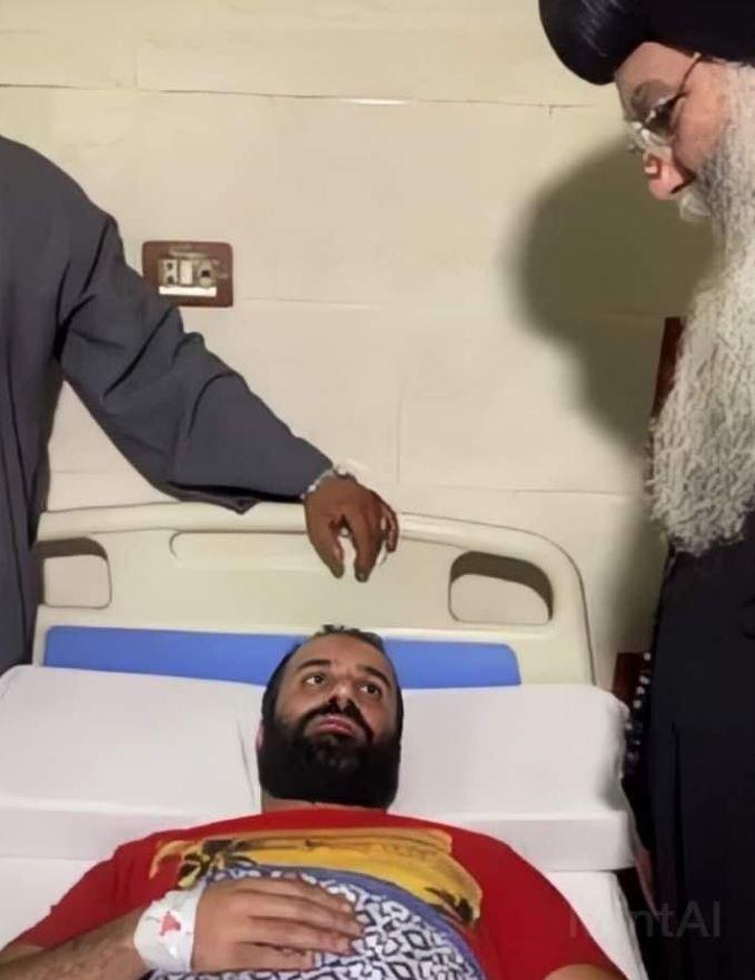 <p>Muhammed'in bu hareketi ülkede gündem oldu. Birçok isim kendisini kahraman ilan ederken, Mısırlı Kıptilerin lideri Piskopos Tavadros, Muhammed'e teşekkür etti. </p>

<p> </p>
