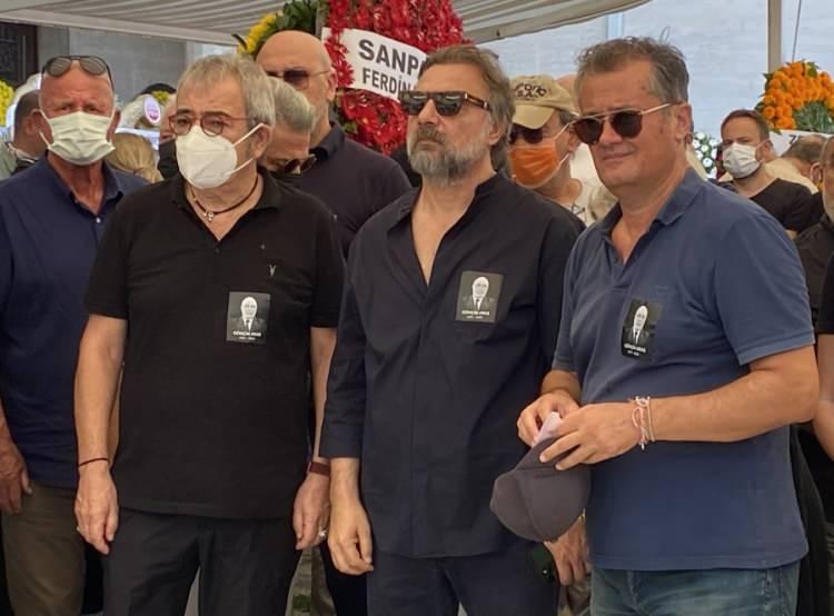 <p><span style="color:#800000"><strong>Sel&ccedil;uk Y&ouml;ntem de sosyal medyadan yayınladığı mesajında; <em>&ldquo;Can dostum G&ouml;k&ccedil;in Aras bizi terketti. Mekanı cennet olsun. &Ccedil;ok arayacağız seni. &Uuml;z&uuml;nt&uuml;m&uuml; anlatamam.Allah rahmet eylesin&rdquo;</em> ifadelerini kullandı.</strong></span></p>

<p>&nbsp;</p>
