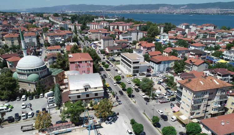 <p>Kocaeli'nin Gölcük ilçesindeki Dumlupınar Mahallesinin yeni hali.</p>