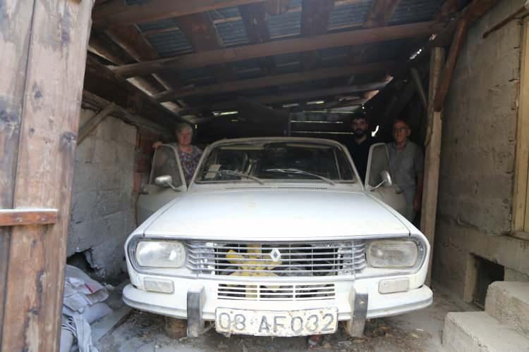 <p>Merkeze bağlı Dere Mahallesi Ömer Çavuş Sokak'ta bulunan 1976 model ve 65 bin kilometredeki otomobili Zülküf <strong>Köksal</strong>’ın sadece 10 yıl kullanma imkanı bulduğu da öğrenildi. </p>
