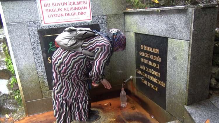 <p class="MsoNormal">Eskiden insanlar buraya şifa bulmaya gelirdi. Şimdi yapılan tahlillerde suyun bozuk olduğunu söylüyorlar. Biz buna katılmıyoruz çünkü bu su bir gün durduğu zaman bozuluyor. <o:p></o:p></p>