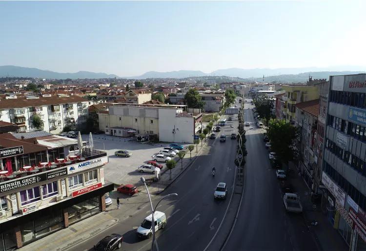 <p>Sakarya'daki İzmit Caddesinin yeni hali.</p>