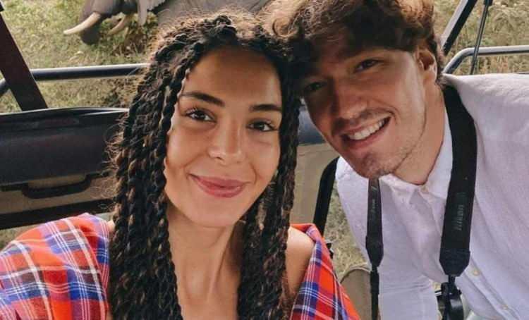 <p><span style="color:#B22222"><strong>AMERİKA'YA YERLEŞECEKLER</strong></span></p>
<p><span style="color:#800080"><strong>Ebru Şahin ile eşi Cedi Osman, şu sıralar Amerika'ya taşınmak için hazırlıklara başladı.</strong></span></p>
