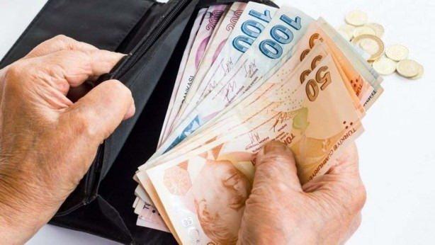 <p>herhangi bir işverene tabi olmaksızın sürekli ve kazanç getirici nitelikte yaptıklarını vergi dairelerinden alacakları yazılar ile tespit ettiren kadın isteğe bağlı sigortalı sayılmaktadırlar.</p>