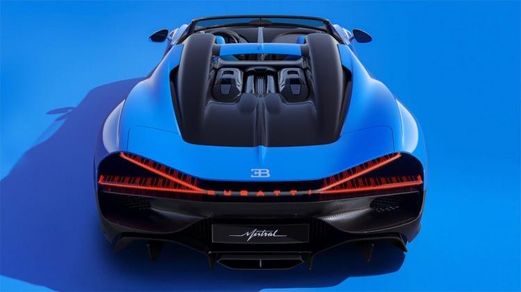 <p>Bugatti W16 Mistral Roadster, 2015 yılında piyasaya sürülen Veyron Grand Sport Vitesse’den bu yana Bugatti’nin çıkardığı ilk üstü açık otomobil olma özelliğine de sahip. 1.600 beygir güç ve 1.600 Nm tork üretebilen çift turbo beslemeli W16 motora sahip olan model, önemli performans rakamları vadediyor.</p>

<p> </p>
