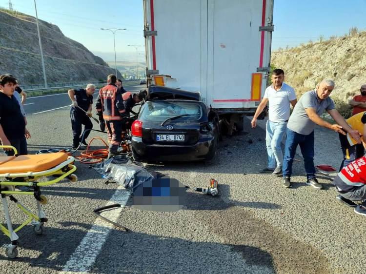 Ankara'da feci kaza: 4 kişi hayatını kaybetti, 1 kişi yaralandı!