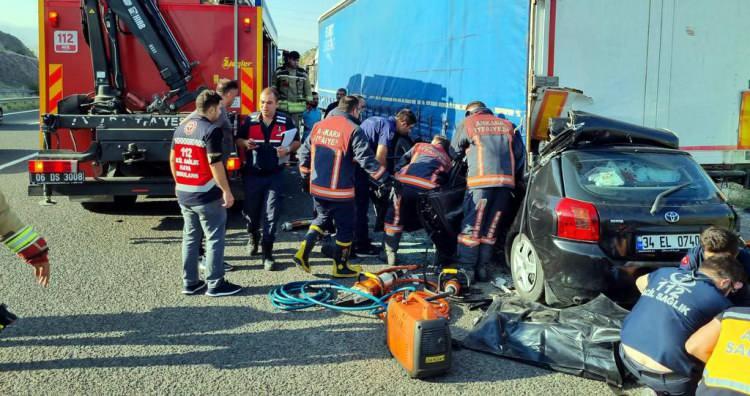 Ankara'da feci kaza: 4 kişi hayatını kaybetti, 1 kişi yaralandı!