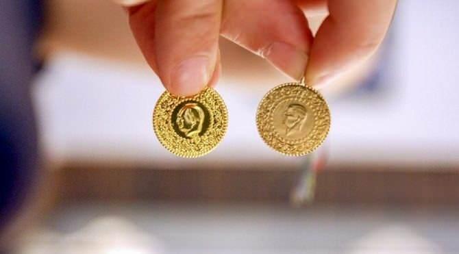 <p>. 2 bayan geldi ve güvenerek aldım. Böyle bir şey aklımın ucundan geçmedi. Bunlar Türkiye’nin her vilayetine gidip bu altınları satıyorlar. Bu altınlarda bakır oranı daha çok oluyor.</p>