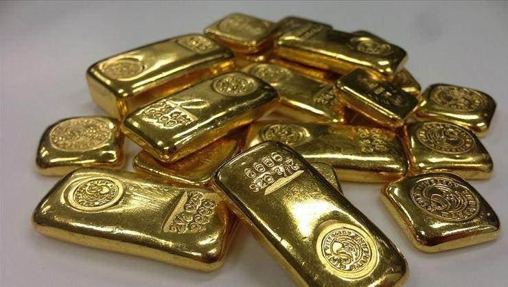 <p>Saf altın bin üzerinden 916 milyem olmasına rağmen bunlar 700 milyeme kadar düşürmüşler. Kilo başında 300 gram bakır koyuyorlar. </p>