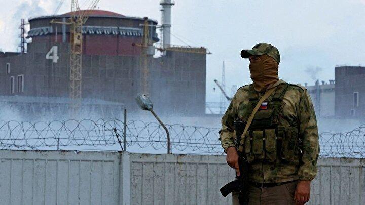 <p>Zelenski dün gece yaptığı ulusa sesleniş konuşmasında "İstasyon personelimiz elektrik kesintisinden sonra tepki vermemiş olsaydı, o zaman bir radyasyon kazasının sonuçlarının üstesinden gelmek zorunda kalırdık. Rusya, Ukrayna'yı ve tüm Avrupalıları bir radyasyon felaketinden bir adım ötede bir duruma soktu" dedi.</p>

<p> </p>
