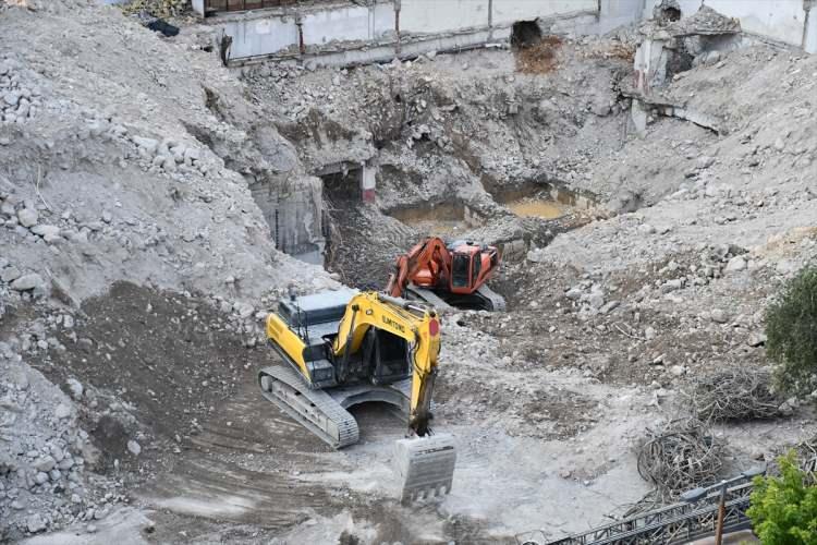 <p>Kahramanmaraş Büyükşehir Belediyesi'nden yapılan açıklamada, Şehir Meydan Projesi kapsamında başlatılan yıkım çalışmalarının devam ettiği belirtildi.</p>

<p> </p>
