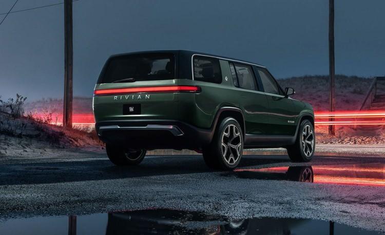 <p>10 - <strong>Rivian R1S</strong>: 316 mil / 508 Km</p>

<p> </p>

<p>Rivian R1S, standart dört tekerlekten çekiş dahil olmak üzere R1T pikap ile aynı güç aktarma sistemine sahip.</p>

<p> </p>

<p>R1S, pikap ile aynı 135,0 kWh pili kullanıyor.</p>
