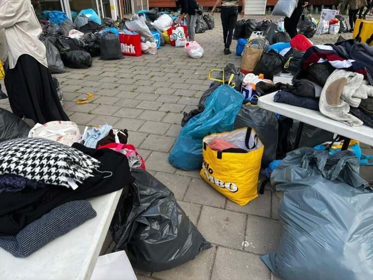 <p>Çadırların polis tarafından kaldırıldığı belirtilen haberde, yetkililerin iltica merkezi çevresinde çadır ve kamp malzemesi bulundurmayı yasakladığı belirtilmişti.</p>