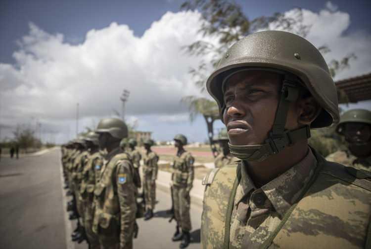 <p><strong>- Anadolu Kışlası Sağlık Merkezi</strong></p>

<p>Anadolu Kışlası'ndaki Sağlık Merkezi, yalnızca birlikteki Türk askerlere değil, burada eğitimlerini sürdüren Askeri Okul Komutanlığı ve Birlik Eğitim Grup Komutanlığındaki askeri öğrencilere de sağlık hizmeti sunuyor.</p>

<p> </p>
